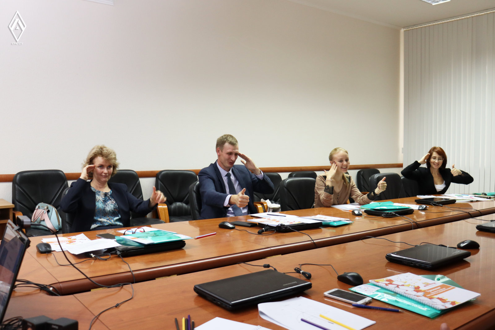 портрет госслужащего. госслужащие 2022. госслужащий. госслужащие 2022. чиновник 2021 павел майков.